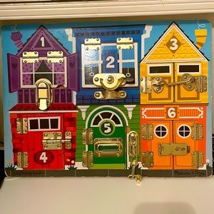 Melissa & Goug wooden latch board